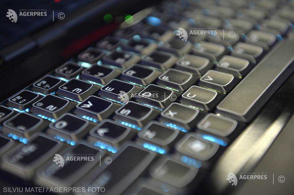Platformă de e-learning pentru elevii care susţin Bacalaureatul sau Evaluarea Naţională, lansată