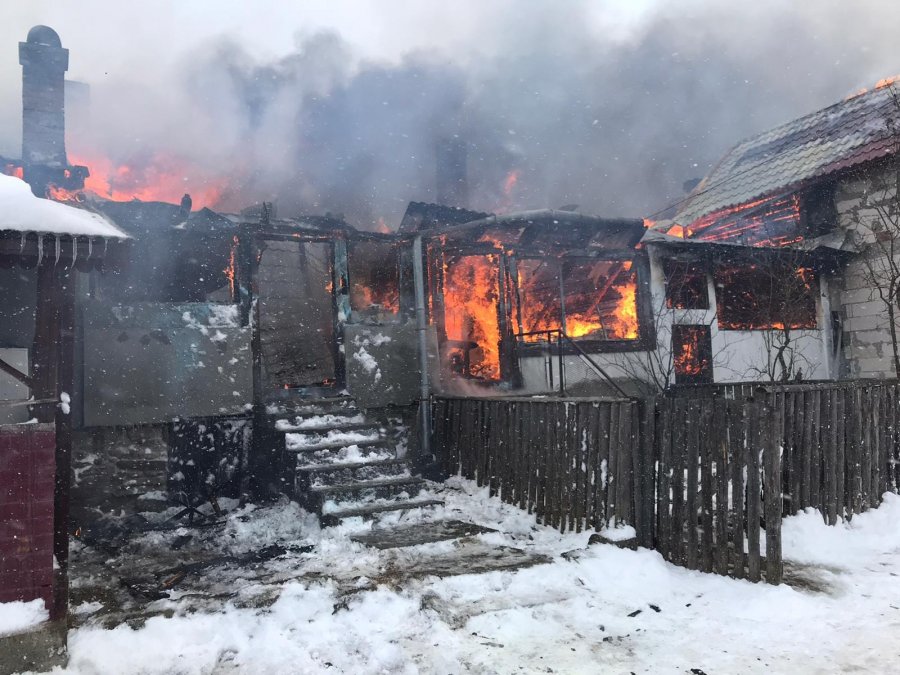 Incendiu puternic în localitatea Comandău