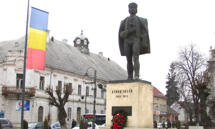 Marș al moților pentru statuia lui Avram Iancu la Turda, pe 10 iulie: Vom demara toate procedurile legale ca statuia Crășorului Munților să rămână la locul ei