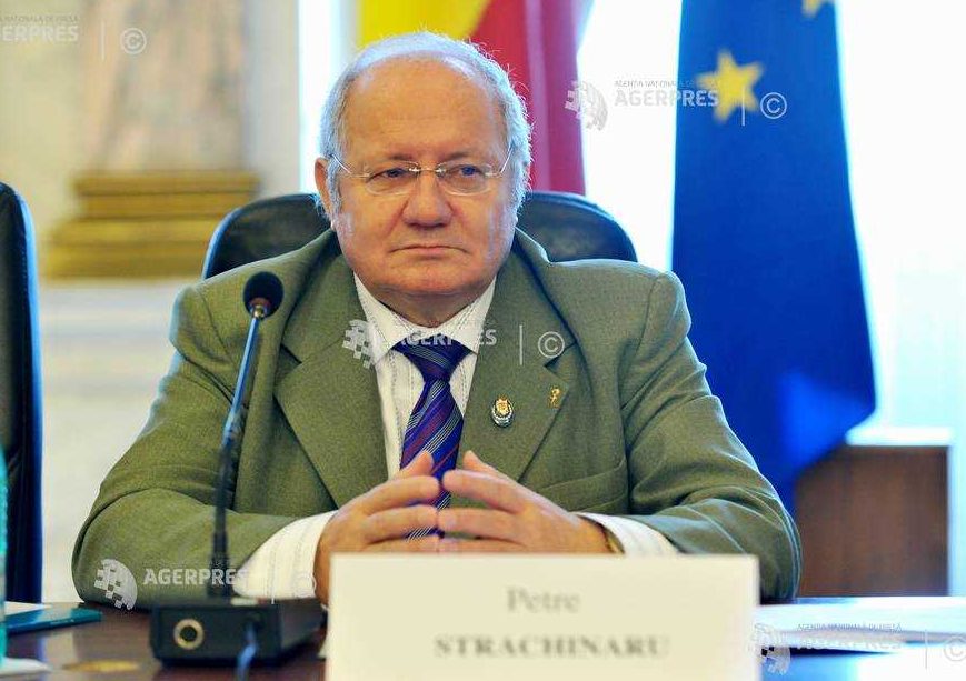 Profesorul Petre Străchinaru va fi premiat de Consiliul Judeţean, cu ocazia Zilei Culturii Naţionale