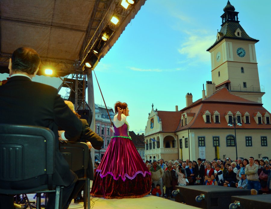 „Magia Operei” în…aer liber