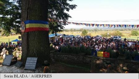 Hunedoara: Mii de persoane participă la Serbările Naționale de la Țebea, dedicate lui Avram Iancu