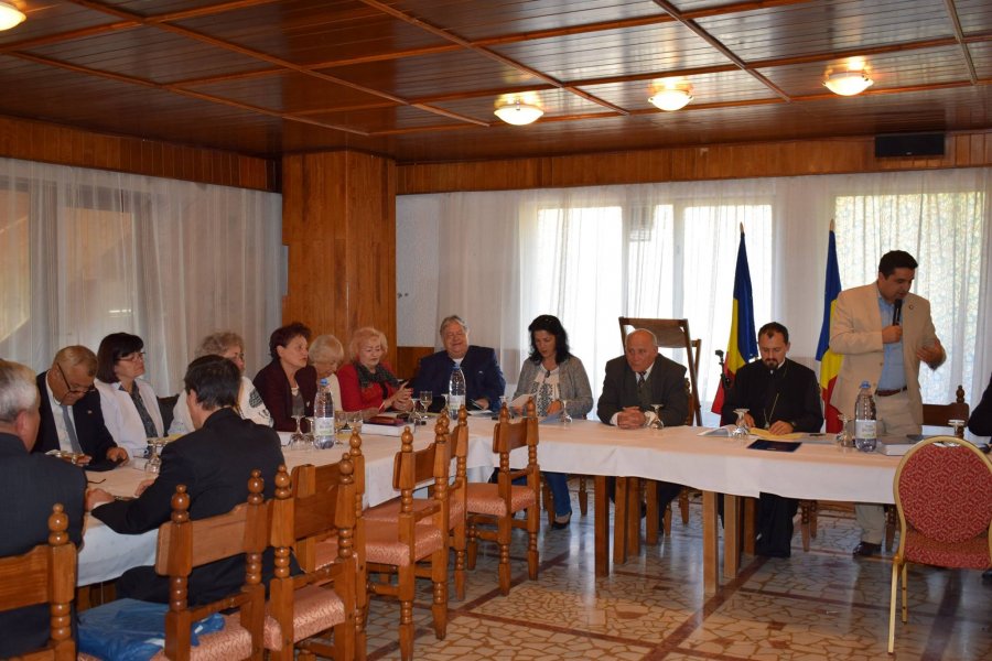 Personalități ale vieții culturale și științifice, din  întreaga țară,  la Sesiunea Naţională de Comunicări Ştiinţifice „Românii din sud-estul Transilvaniei. Istorie, cultură şi civilizaţie”