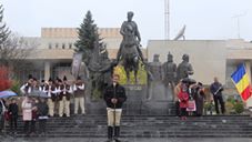 Zeci de copii și tineri au participat la evenimentul  „Mihai Viteazul și visul Unirii – punte peste vremuri”