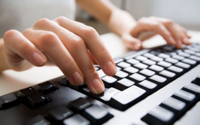 28 de clase de la Colegiul „Szekely Miko” din Sfântu Gheorghe, în învăţământ online