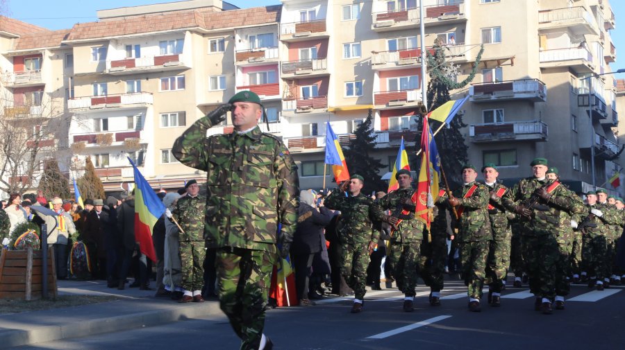 Ziua Națională, celebrată prin manifestări ample, în județul Covasna  „Pentru mine România nu este o țară, România e sunetul doinelor și al bocetelor acelor mame care și-au  pierdut copiii în războaie pentru apărare a țării! ”- maestrul Nicolae Voiculeț