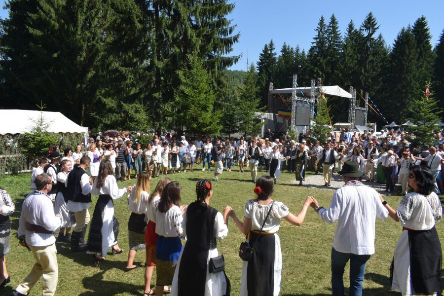 „Nedeia mocănească”, tradiţionala sărbătoare a voineştenilor, amânată pentru anul viitor