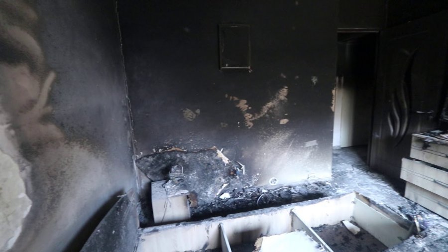 Un apartament din Sf.Gheorghe a luat foc de la un acumulator pus la încărcat