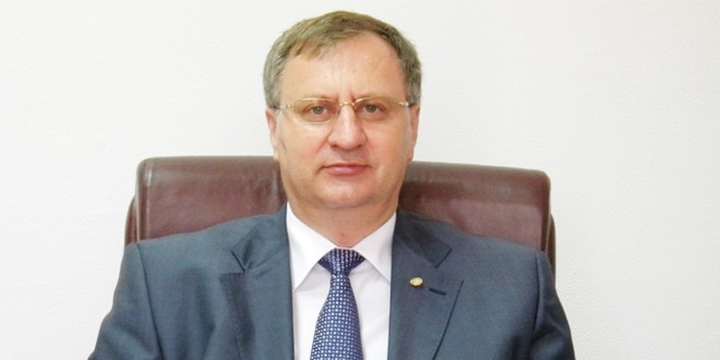 Universitatea de la Izvoru Mureşului:  Proiecte şi demersuri pentru menţinerea şi afirmarea identităţii naţionale a românilor din judeţele Covasna, Harghita şi Mureş