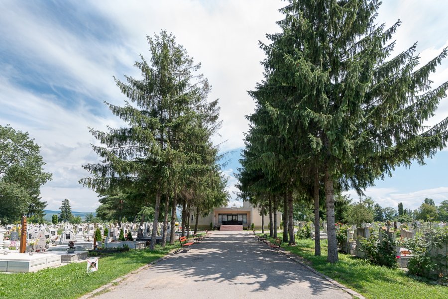 Mai multe locuri de parcare în zona Cimitirului comun, cu ocazia zilei de 1 noiembrie