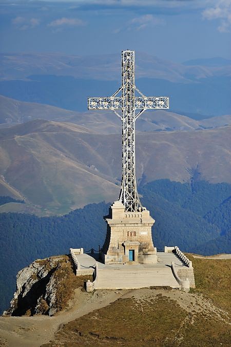 Ceremonie de resfințire a ,,Crucii comemorative a Eroilor români din Primul Război Mondial”