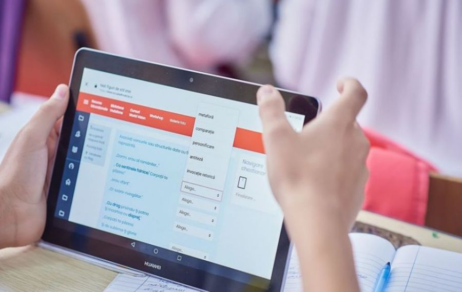 Peste 3.400 de tablete au ajuns în județul Covasna și urmează a fi distribuite în școli