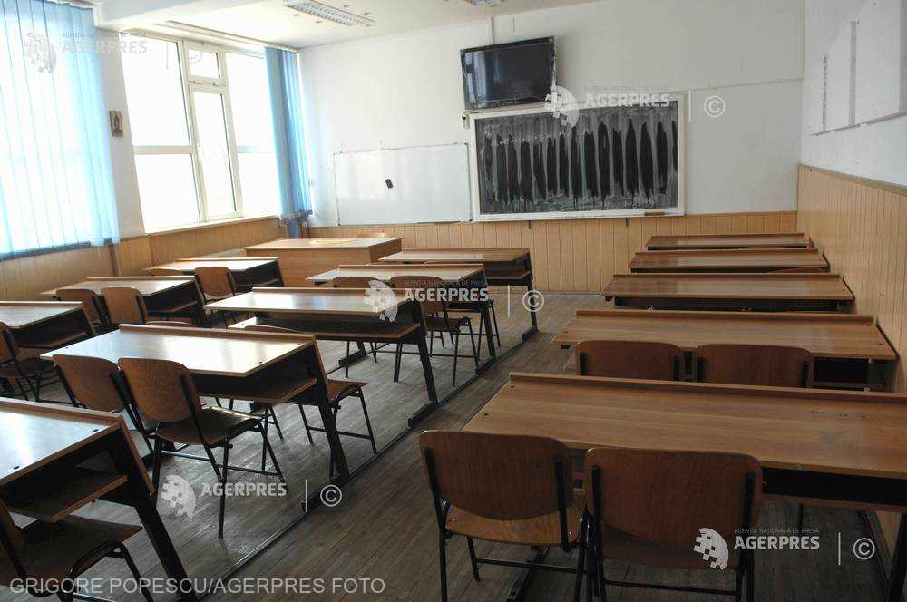 Organizaţii din societatea civilă cer partidelor care candidează la alegerile din 6 decembrie susţinerea învăţământului