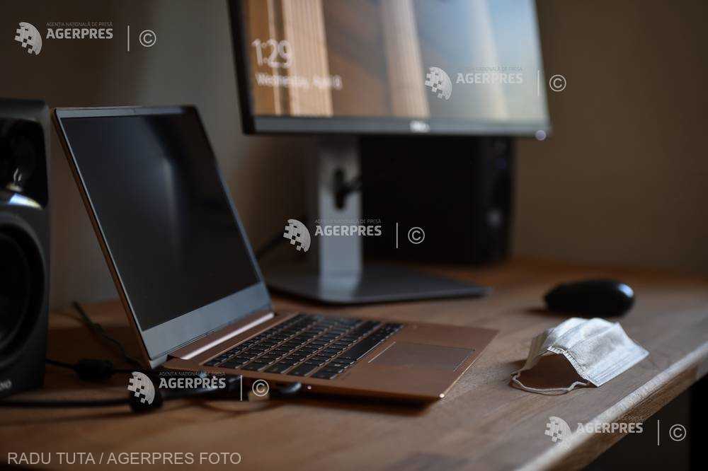 Oamenii muncesc mai mult atunci când lucrează de acasă (studiu)