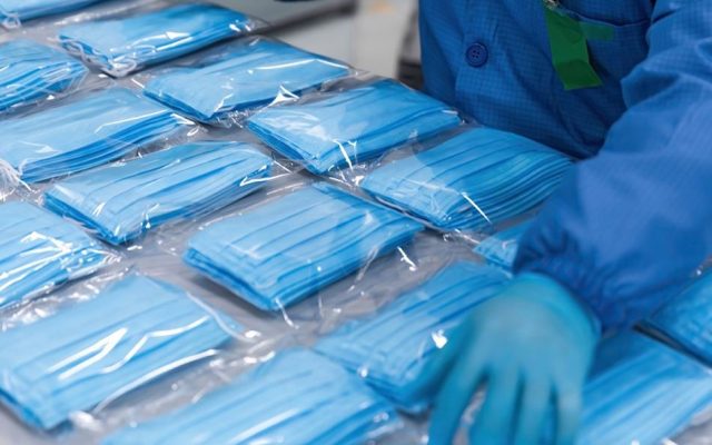 Ministrul Economiei: Jumătate dintre măştile de pe piaţă nu protejează împotriva Covid; toate măştile neconforme sunt din import