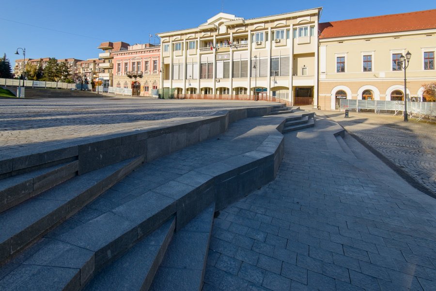 Lucrările din Piaţa Centrală din Sfântu Gheorghe  ar putea fi gata până la sfârşitul acestei luni