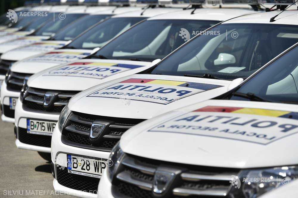 Cameră: Poliţia locală poate dispune ridicarea vehiculului care staţionează pe domeniul public, în afara spaţiilor destinate