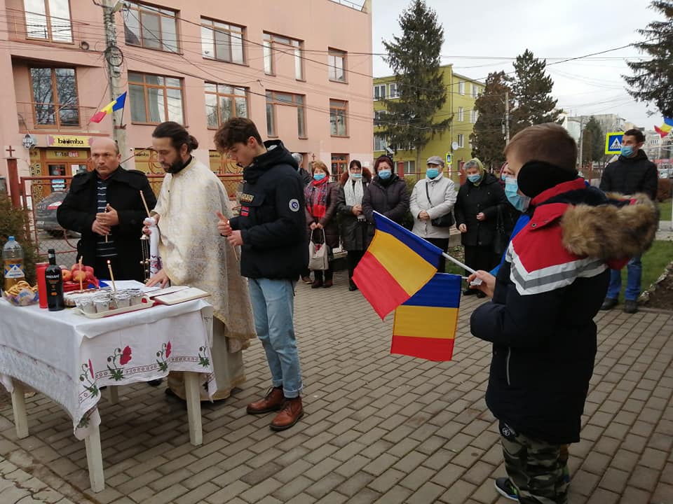 De sărbătoarea Sfântului Apostol Andrei – uniți într-un gând de mulțumire lui Dumnezeu și recunoștință față de Eroii Neamului