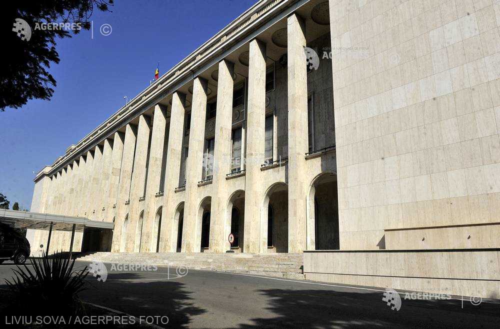 Liderii PNL, USR PLUS şi UDMR au semnat acordul de guvernare (document integral)