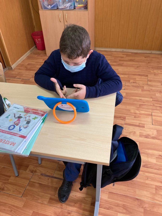 ANCHETĂ: Trei sferturi dintre profesori și părinți și peste jumătate dintre copii consideră necesară redeschiderea școlilor