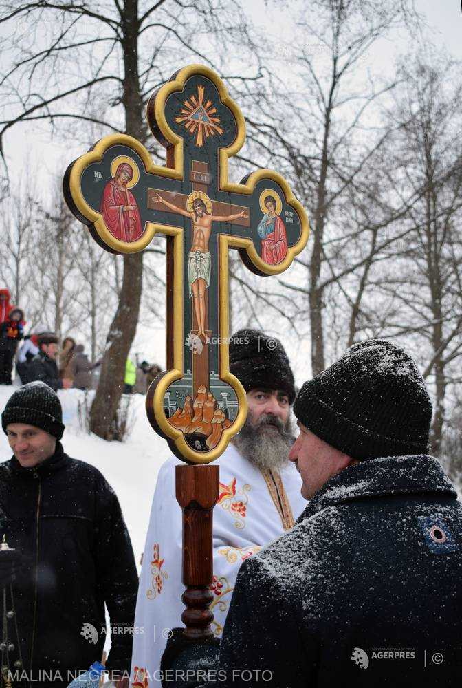 Râul Buzău va fi sfinţit de Bobotează la Întorsura Buzăului; ceremonia, urmată de botezul cailor