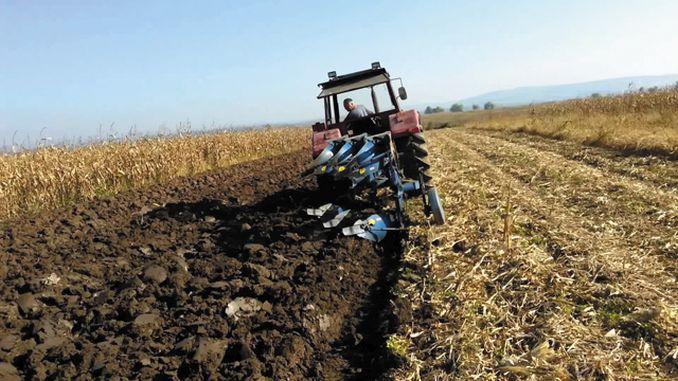 APIA: Cererile de plată pentru subvenţionarea motorinei utilizate în agricultură, pe trimestrul IV, se depun până la 1 februarie