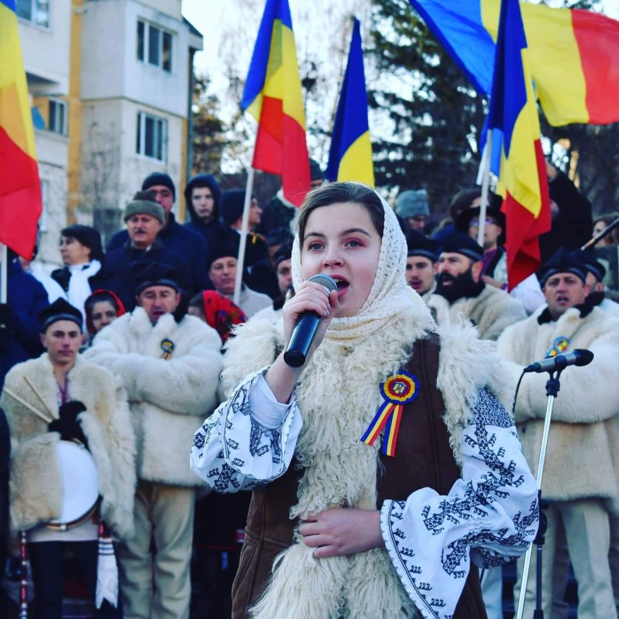 Artiști covăsneni: ANA SANDULEA din Voineștii Covasnei