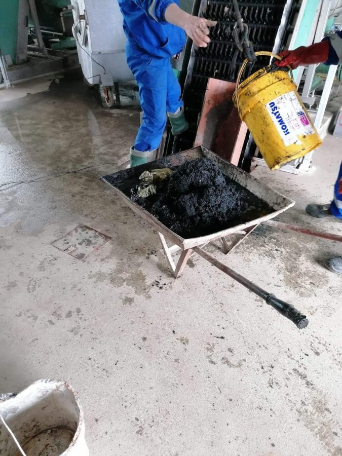 Avarii ale sistemului de canalizare din cauza deşeurilor aruncate de cetăţeni