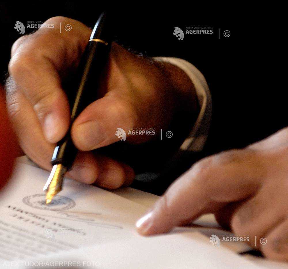 Protocol de colaborare pentru protejarea românilor care muncesc în străinătate, semnat între miniştrii Muncii şi de Interne