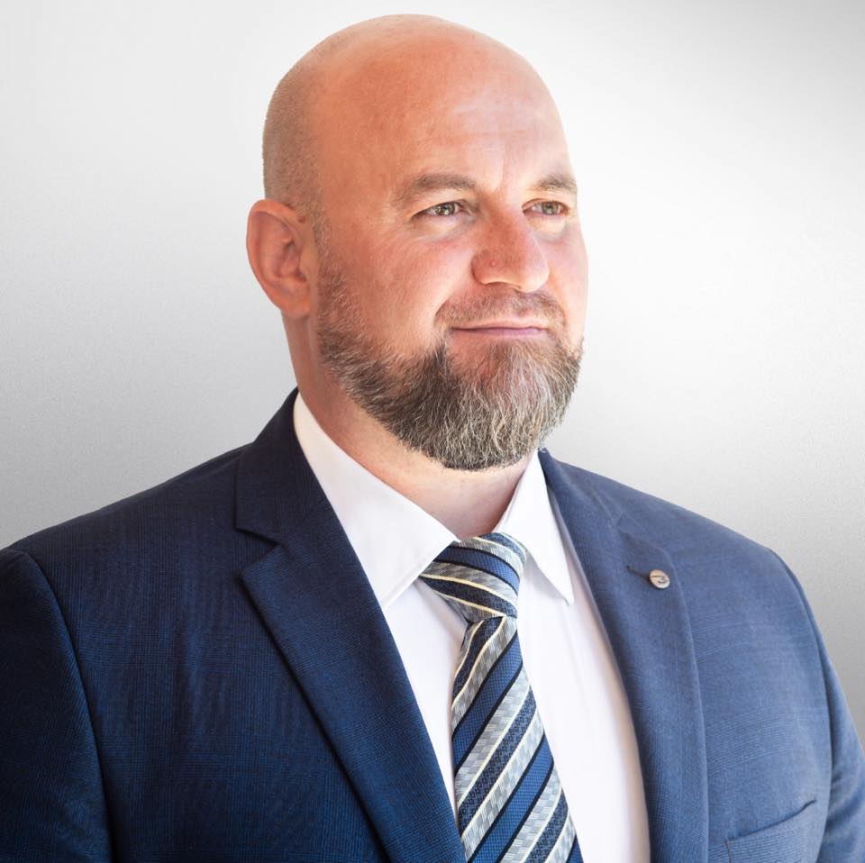 „Orice primar ar veni, nimeni nu ar face nimic dacă toți oamenii nu gândesc la fel și nu sunt uniți pentru un scop comun.”  Interviu cu Raul Urdă, primarul orașului Întorsura Buzăului