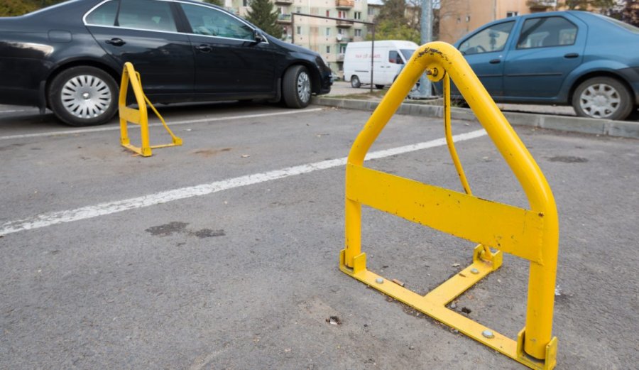 21 de locuri de parcare rezidențiale mai pot fi solicitate la Sfântu Gheorghe