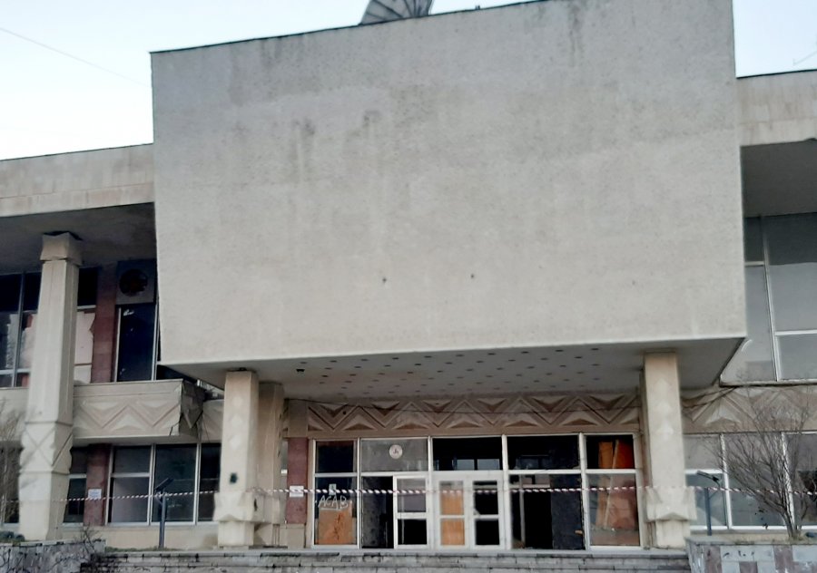 Autorităţile din Sfântu Gheorghe solicită retragerea dreptului de folosinţă al UGSR asupra Casei de Cultură a Sindicatelor