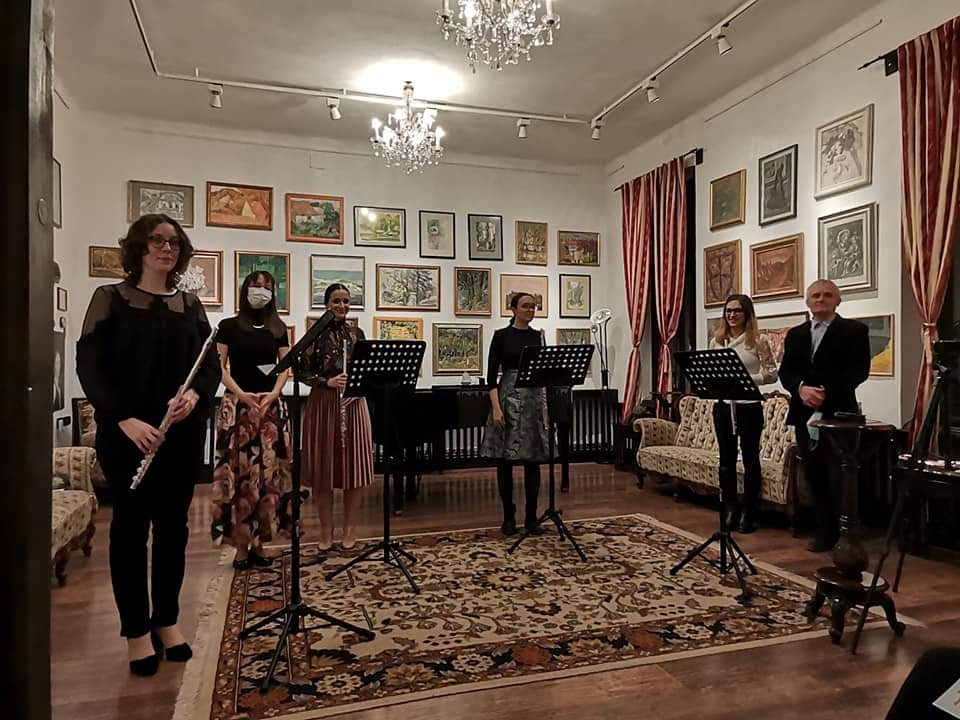 Recital instrumental  susținut de studenții Facultății de Muzică din Brașov ai clasei de flaut și de muzică de cameră, mâine, la Centrul de Cultură Arcuș