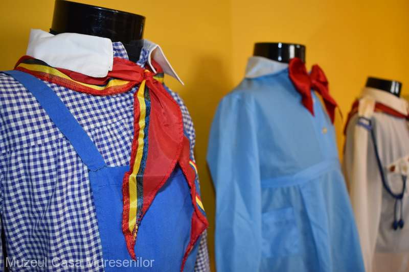 Braşov: Şcoala românească din ultimii 100 de ani, într-o expoziţie la Muzeul Casa Mureşenilor