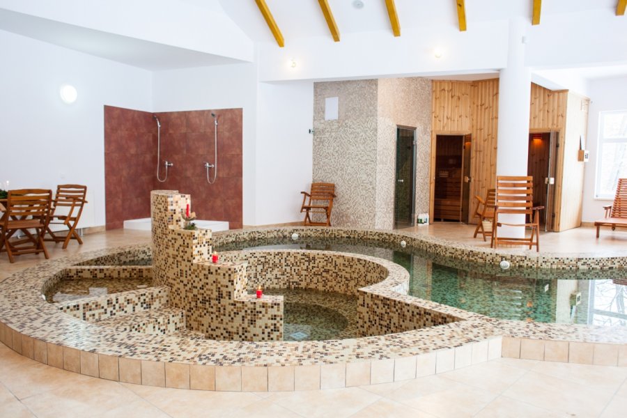 Complexul de agrement de la Şugaş Băi îşi reia integral activitatea; se redeschid centrele spa şi de tratament