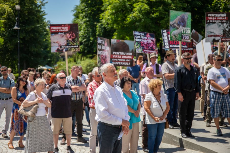 Covasna: Mitinguri în mai multe localităţi din judeţ pentru stoparea atacurilor şi pagubelor provocate de urşi