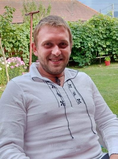 Dan Radu Viorel Leu din Voineștii Covasnei și pasiunea lui pentru sculptură