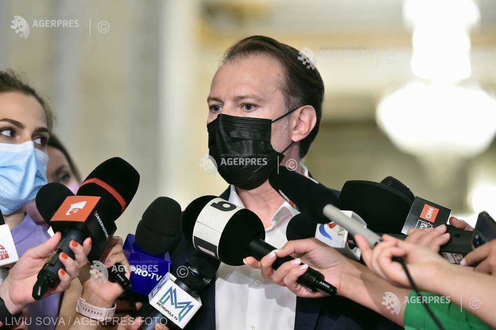 Cîţu: Coaliţia a agreat demararea proiectelor pilot privind vouchere şi loterie pentru vaccinaţi