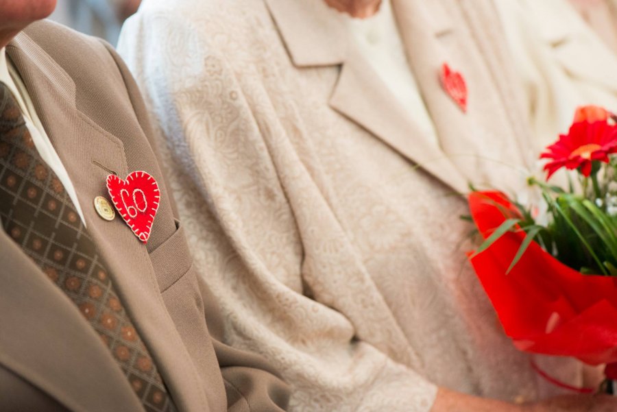 Covasna: 29 de cupluri din Sfântu Gheorghe care aniversează nunta de aur şi diamant, felicitate de Primărie