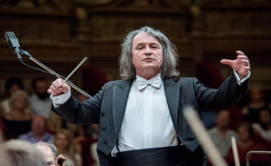 Stagiune estivală bogată, toamnă  promițătoare la Filarmonica  brașoveană