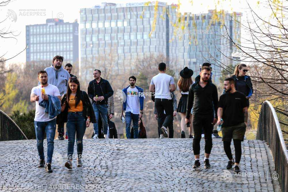 Mersul pe jos şi evitarea risipei de mâncare, printre acţiunile sustenabile cel mai des întâlnite la generaţia Z (studiu)