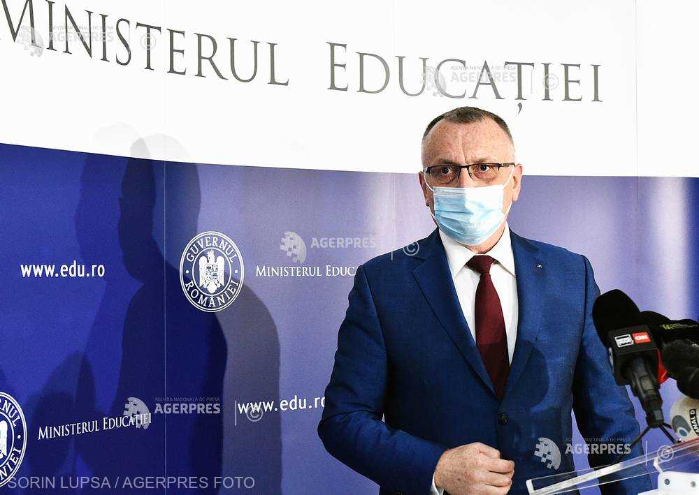 Sorin Cîmpeanu: Şcoala va începe pe 8 noiembrie; ipoteza de bază – prezenţa fizică