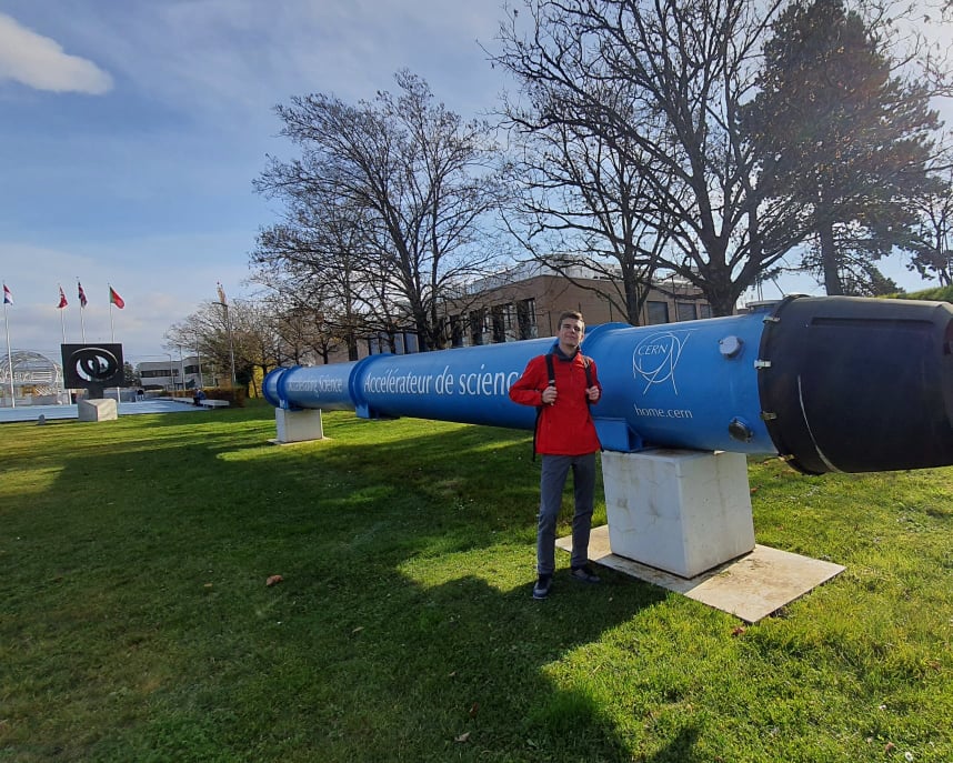 Elevul Manea Darius Andrei a călătorit prin lumea fizicii particulelor, la Organizaţia Europeană pentru Cercetări Nucleare din Geneva