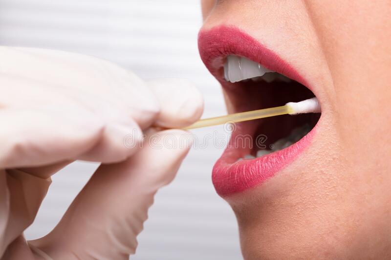 Sindicate: Testarea elevilor trebuie făcută în familie, majoritatea cadrelor didactice vor refuza să le administreze