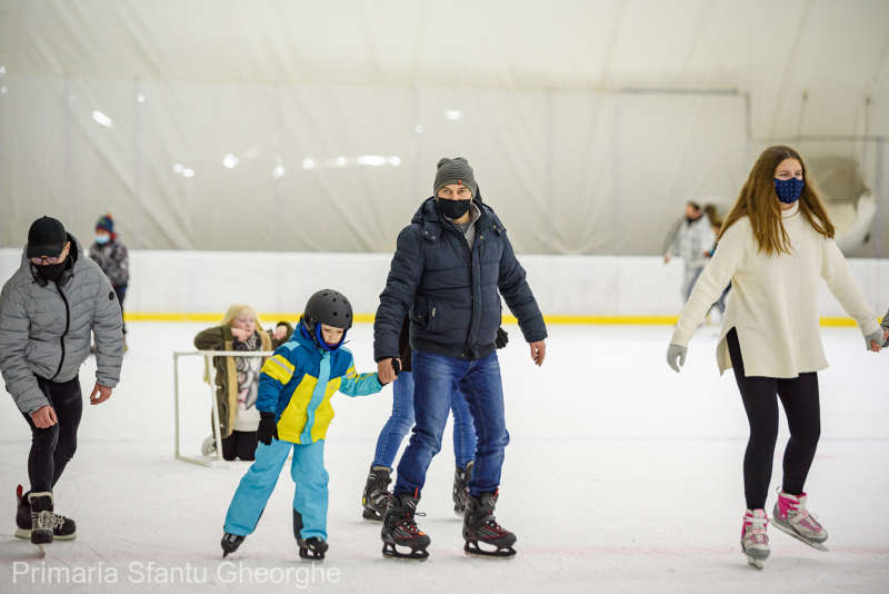 Se redeschide patinoarul acoperit din Sfântu Gheorghe