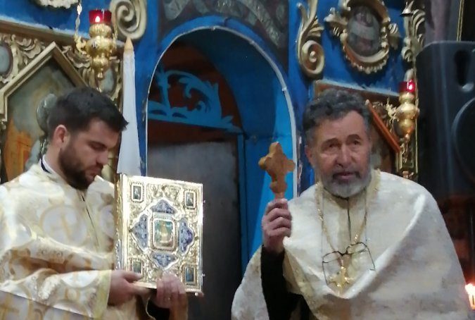 Darul de Crăciun – Instalarea noului preot în parohia din Brețcu