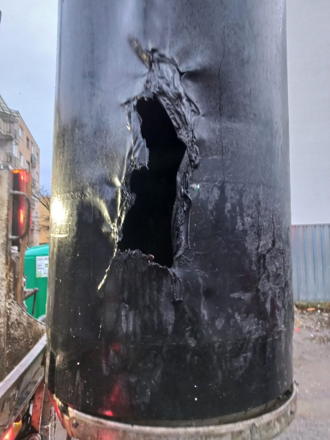 Atenție la cenuşa aprinsă aruncată în tomberoane!