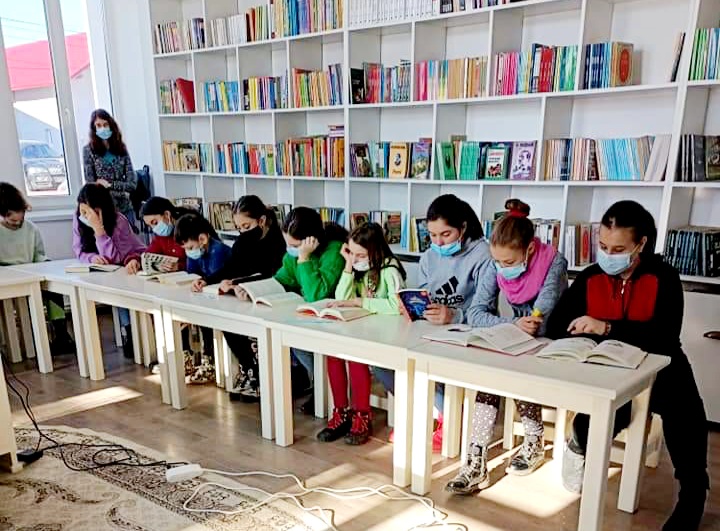 „Cartea este un univers, o lume, în care copilul poate să găsească un nou sens vieții”  Interviu cu Cătălin Petcu, directorul Școlii Gimnaziale „Andrei Șaguna” din Barcani