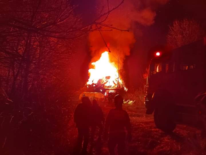 Un militar împreună cu soția și cei trei copii minori au nevoie de sprijin, pentru a-și reconstrui casa care le-a ars