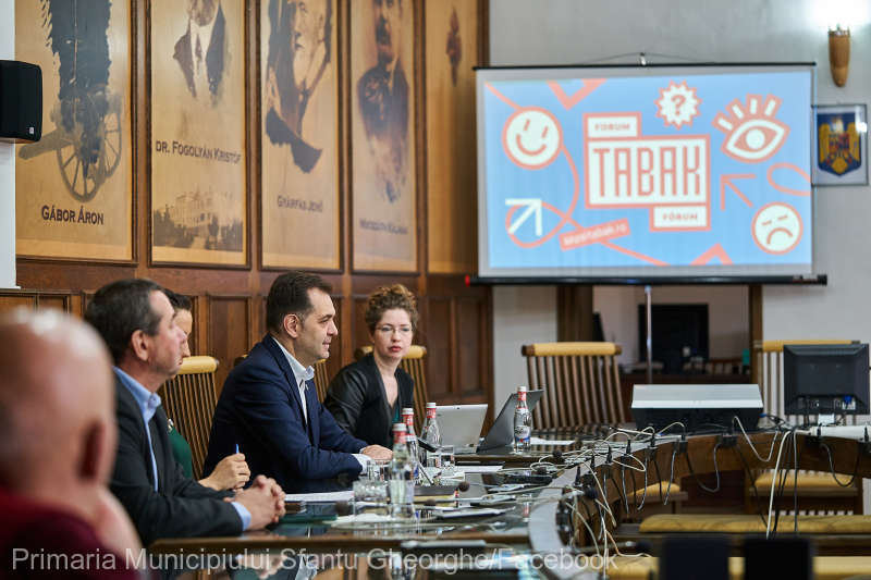 Cetăţenii, invitaţi să facă un tur virtual al Fabricii de Ţigarete şi să participe la un sondaj privind viitorul acesteia